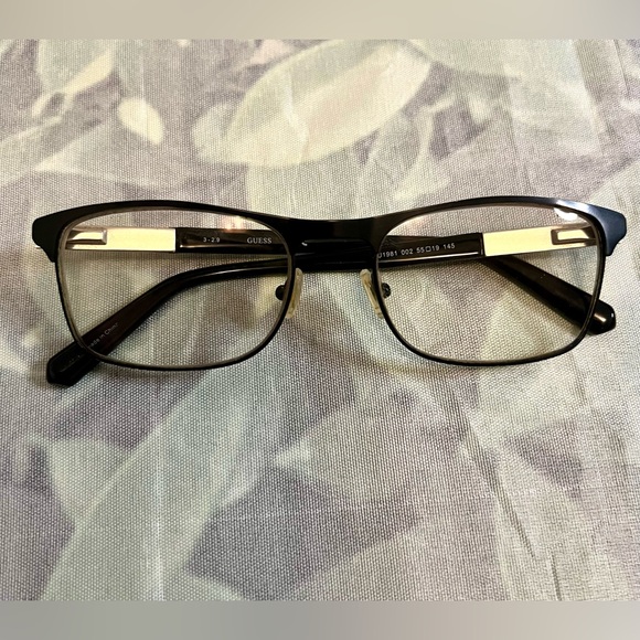 Authentic Guess GU1981-002 Prescription Eyeglasses w/case and cloth - Picture 6 of 11